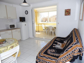 Appartement 2 pièces avec piscine et parking - FR-1-326-478